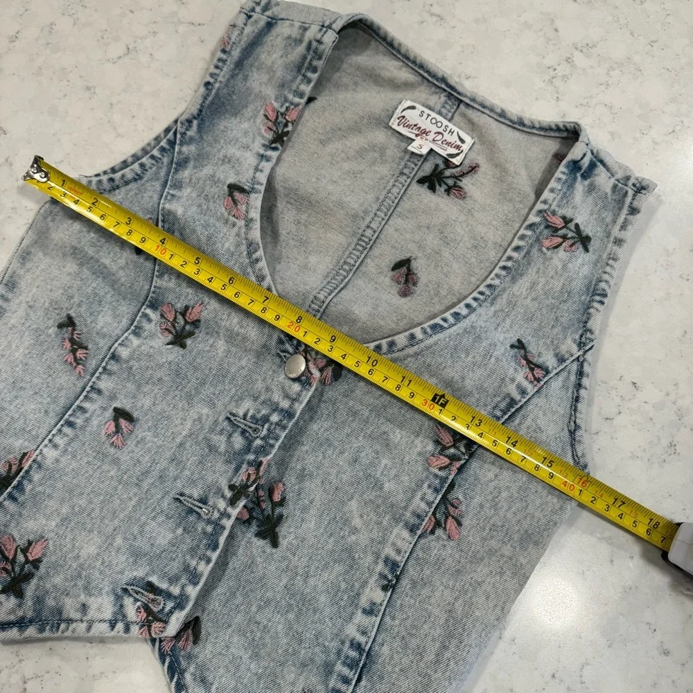 Stoosh Vintage Denim by 26 International Embroidered Floral Vest Pink Flowers - Picture 9 of 10
